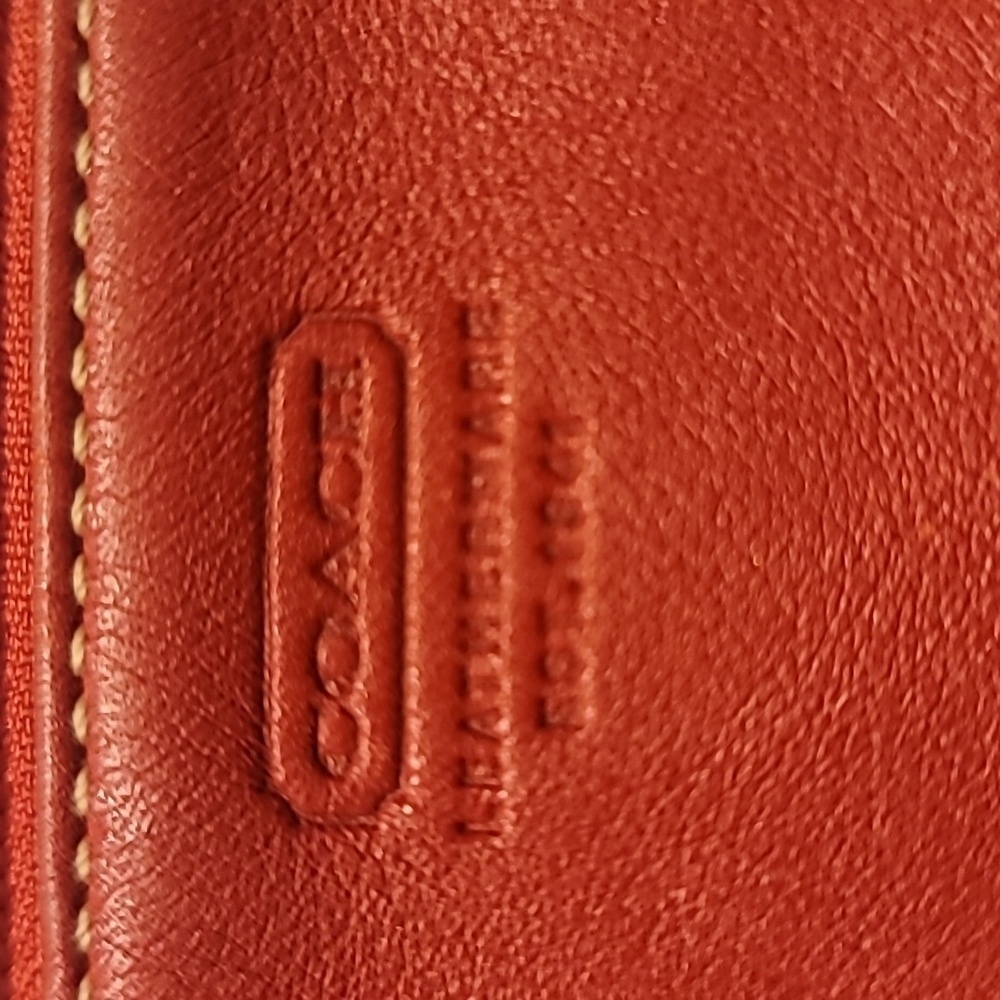 0603. EUC ~ Vintage Red ~ COACH Wristlet ~ Lining, Strap & Charm Tag are perfect - Picture 2 of 13